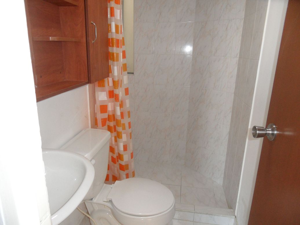 Apartamento de 2 alcobas en venta en Campo Alegre, Bogotá, 46 m² · foto 2 de 17