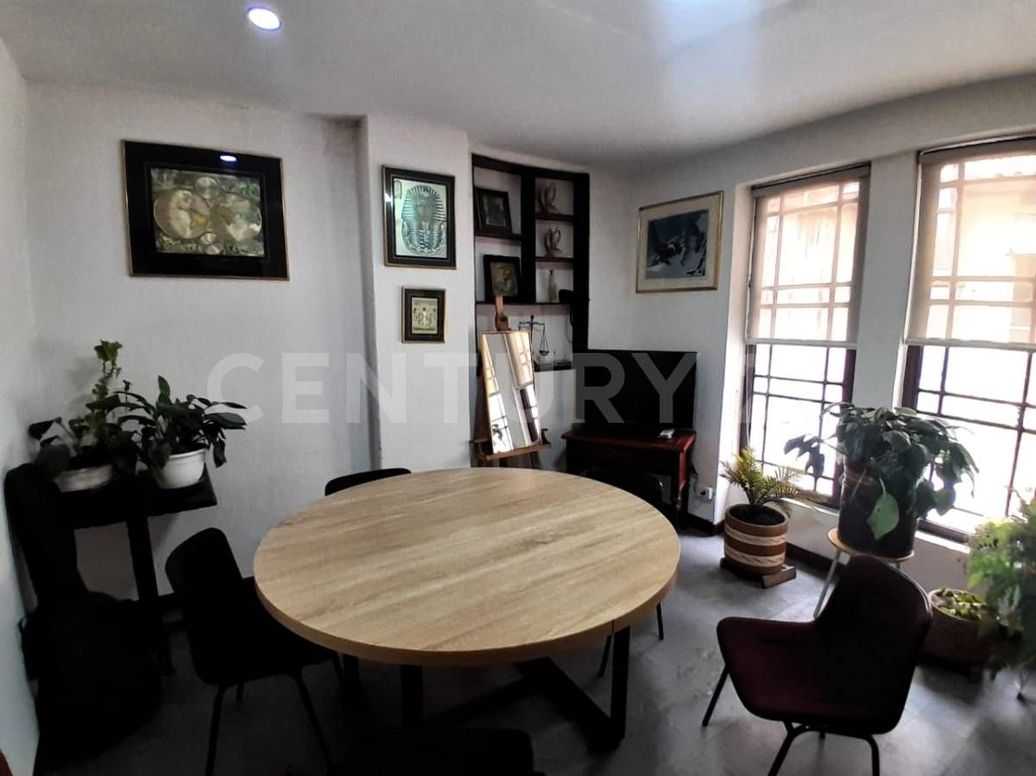 Casa de 20 alcobas en venta en La Candelaria, Bogotá, 1397 m² · foto 10 de 20