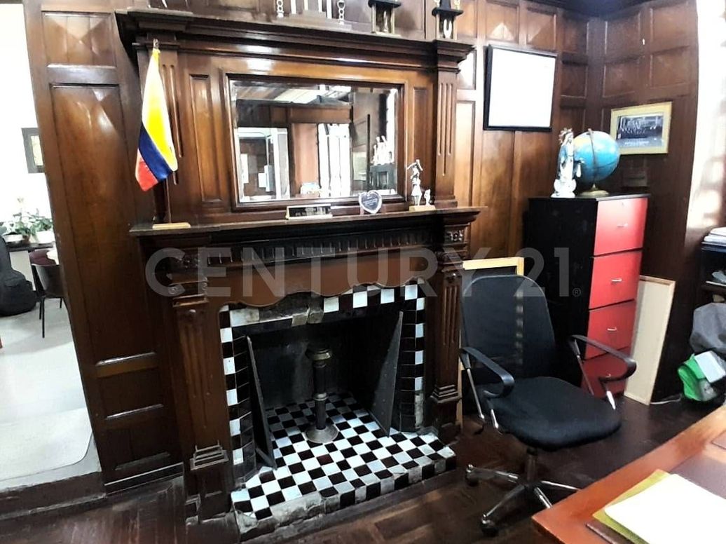 Casa de 20 alcobas en venta en La Candelaria, Bogotá, 1397 m² · foto 9 de 20