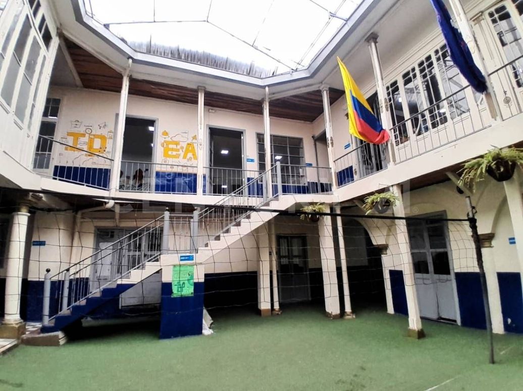 Casa de 20 alcobas en venta en La Candelaria, Bogotá, 1397 m² · foto 2 de 20