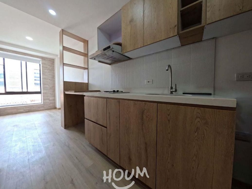 Apartamento de 1 alcoba en venta en Santa Barbara Occidental, Bogotá, 18 m² · foto 2 de 16