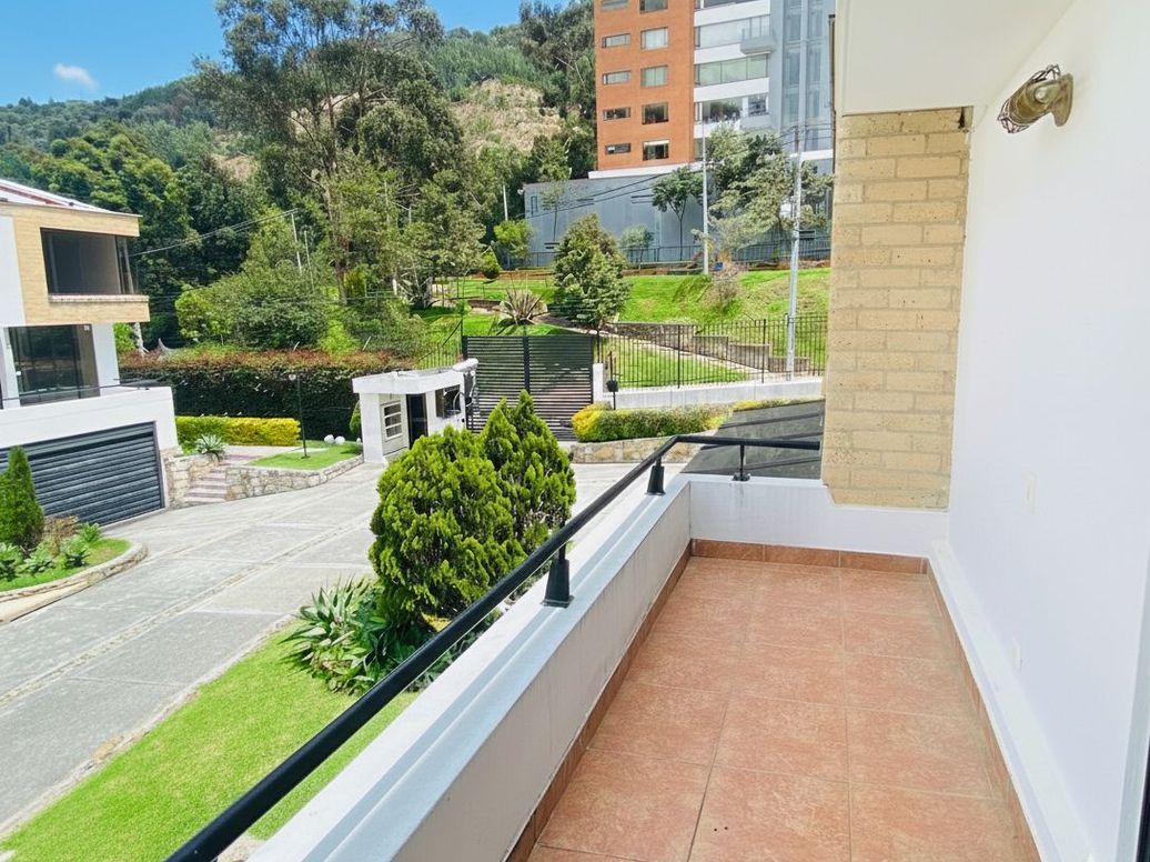 Casa de 3 alcobas en venta en Cedro Salazar, Bogotá, 350 m² · foto 19 de 20