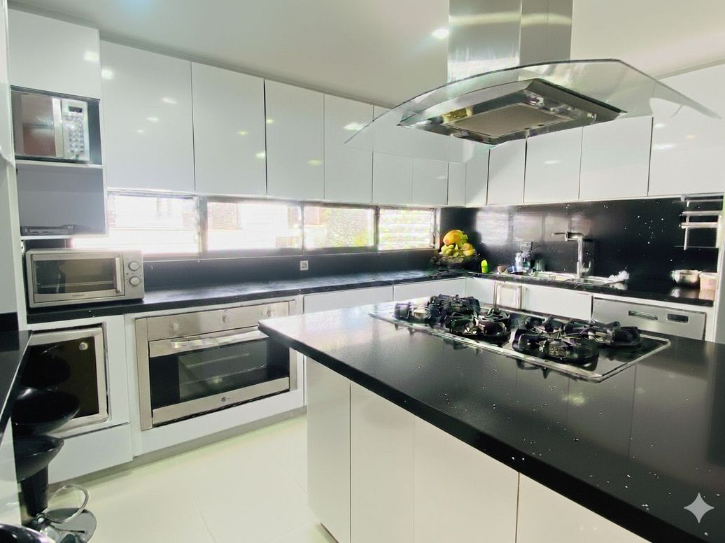 Casa de 3 alcobas en venta en Cedro Salazar, Bogotá, 350 m² · foto 18 de 20