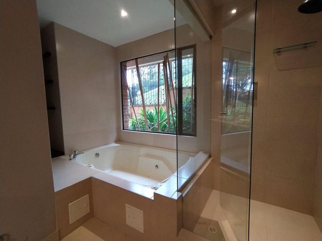 Apartamento de 3 alcobas en venta en Cerros De Santa Barbara, Bogotá, 276 m² · foto 14 de 20