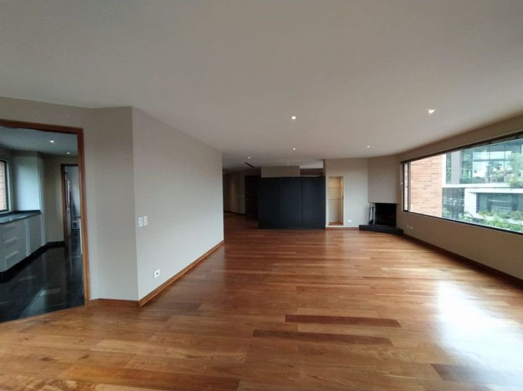 Apartamento de 3 alcobas en venta en Cerros De Santa Barbara, Bogotá, 276 m² · foto 13 de 20