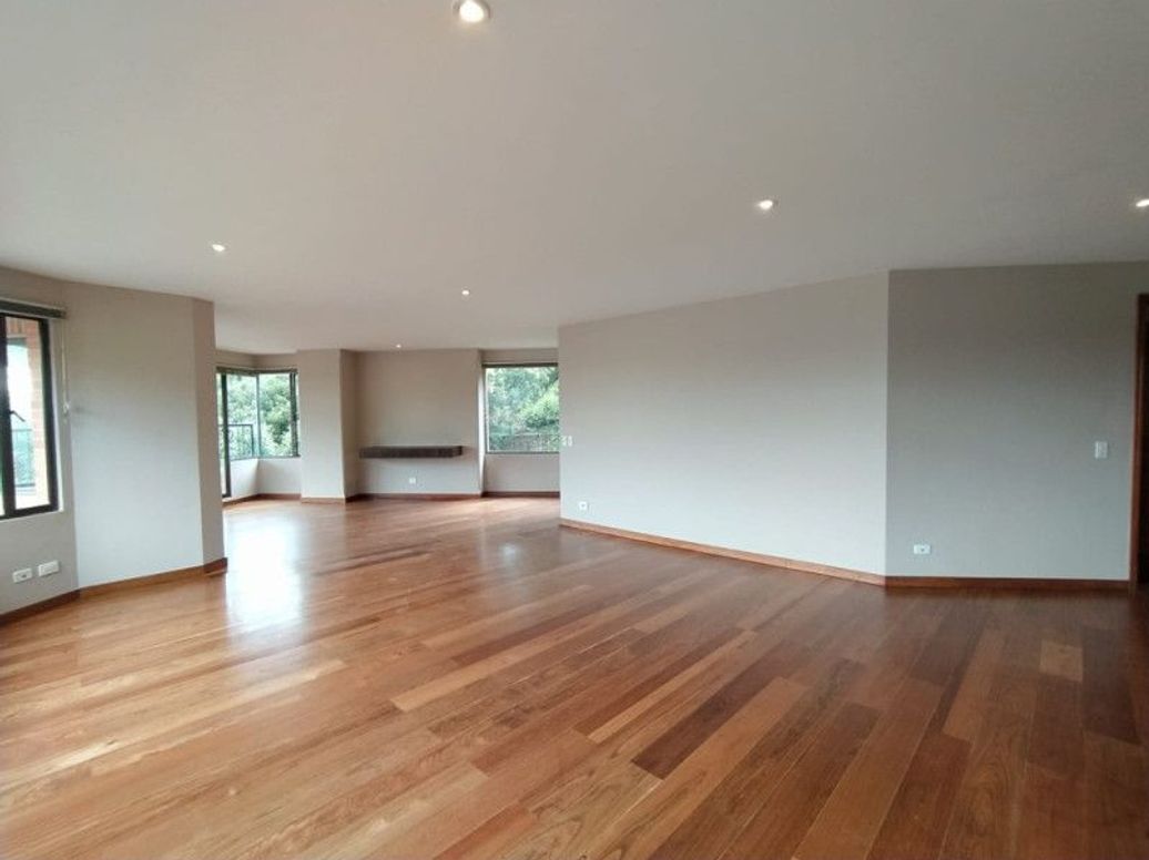 Apartamento de 3 alcobas en venta en Cerros De Santa Barbara, Bogotá, 276 m² · foto 9 de 20