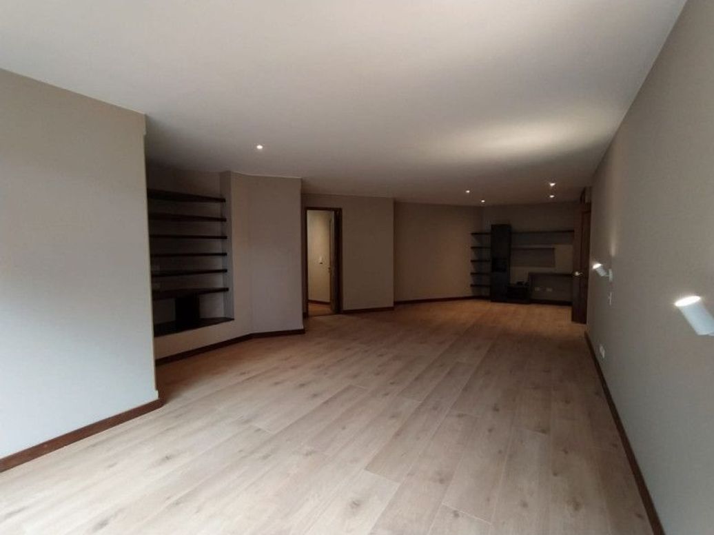 Apartamento de 3 alcobas en venta en Cerros De Santa Barbara, Bogotá, 276 m² · foto 19 de 20
