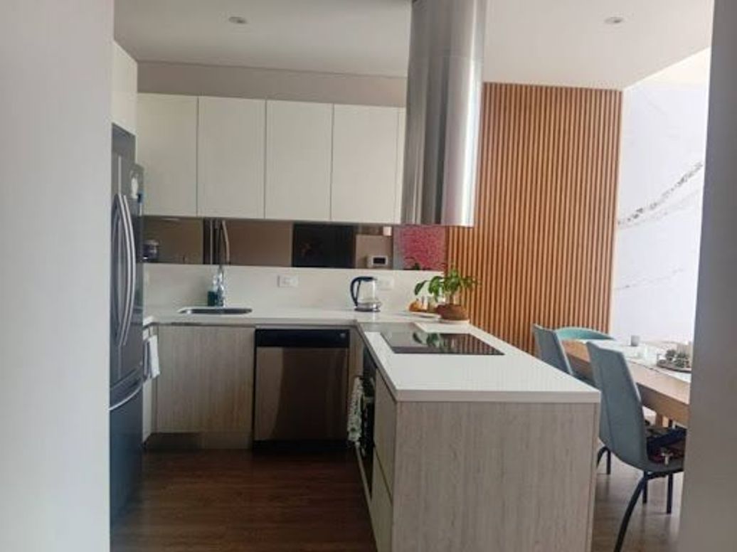 Apartamento de 2 alcobas en venta en Los Rosales, Bogotá, 125 m² · foto 6 de 20