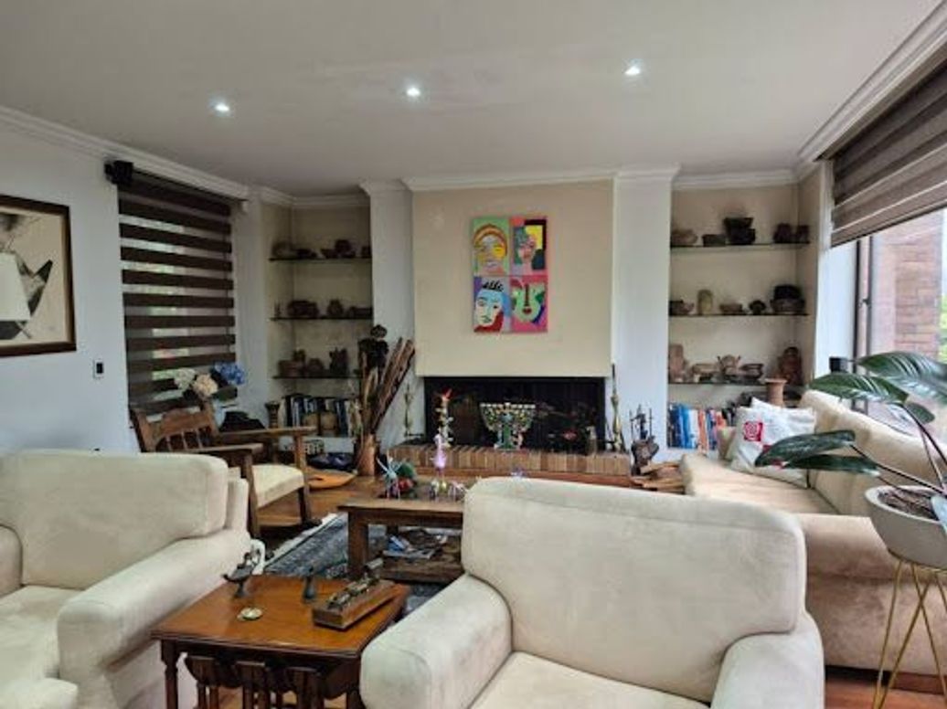Apartamento en venta en Gratamira, Bogotá · foto 2 de 17