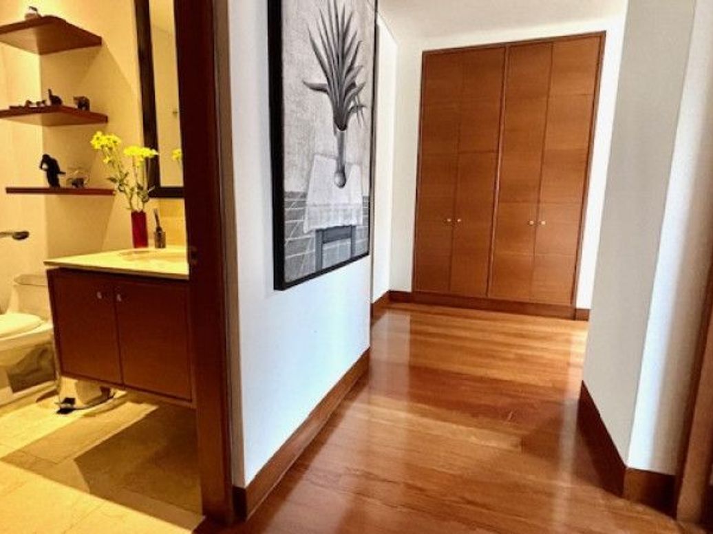 Apartamento de 4 alcobas en venta en El Nogal, Bogotá, 342 m² · foto 13 de 20