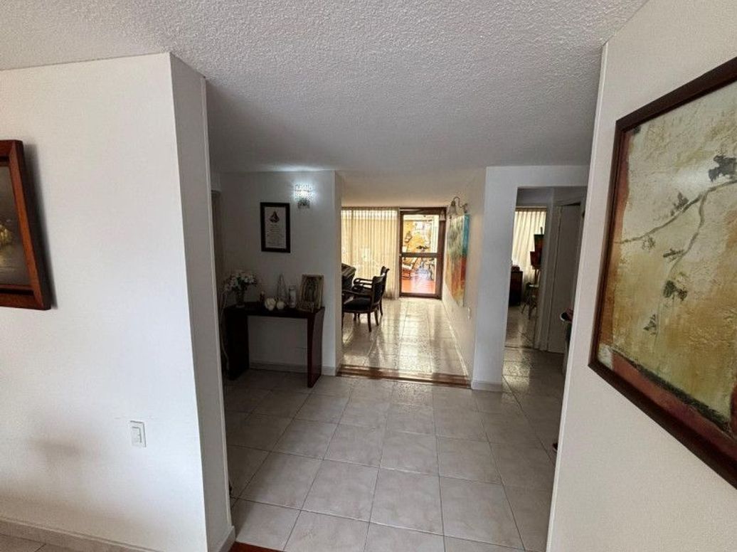 Casa de 4 alcobas en venta en Niza, Bogotá, 206 m² · foto 4 de 20