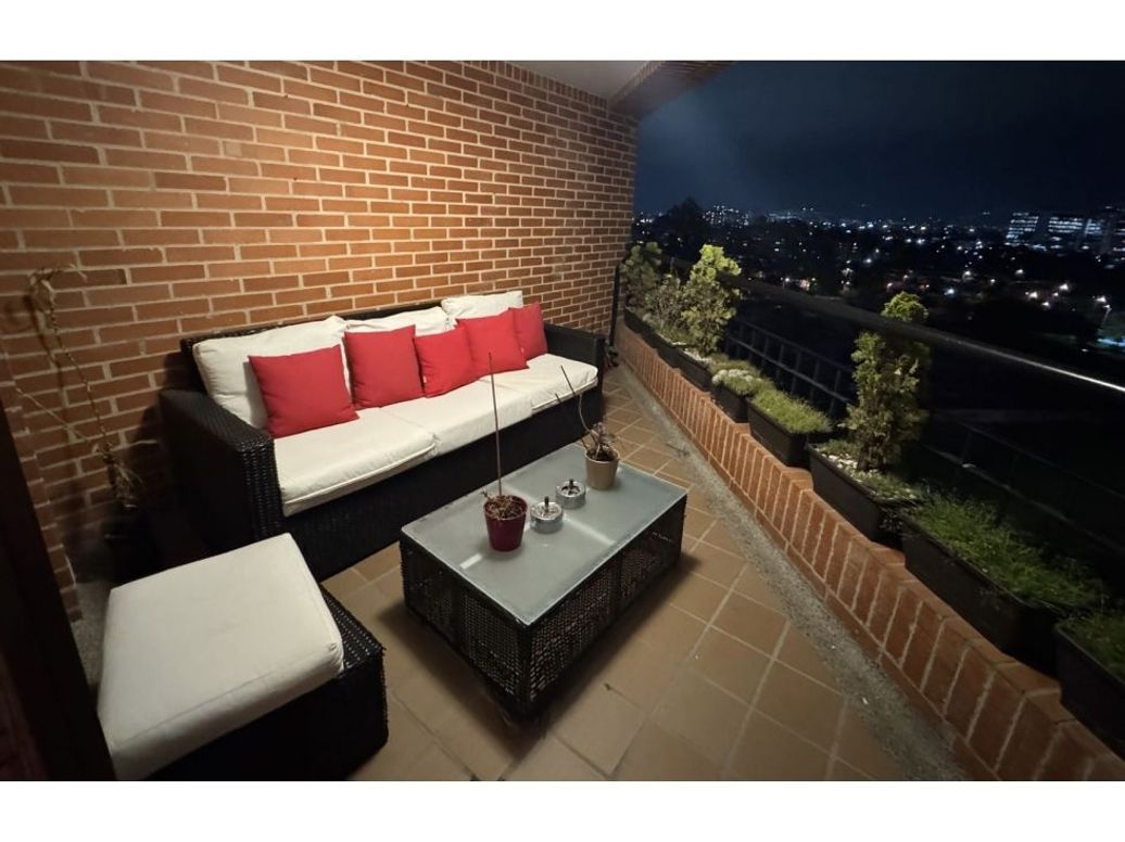 Apartamento en venta en Lagos De Cordoba, Bogotá · foto 2 de 10