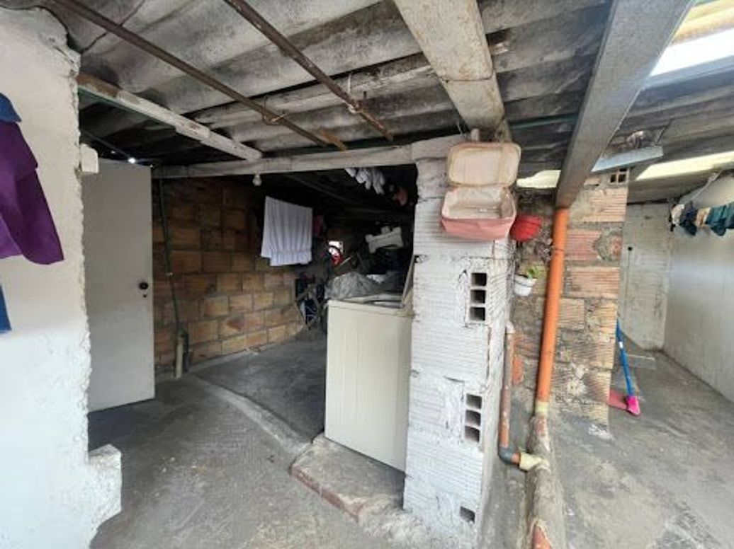Casa de 7 alcobas en venta en San Joaquín, Bogotá, 190 m² · foto 13 de 20