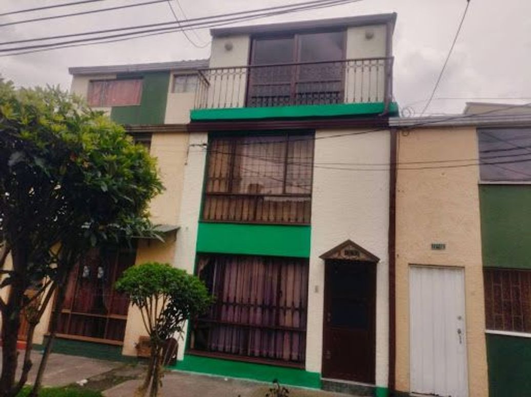 Casa de 4 alcobas en venta en Villas De Granada, Bogotá, 120 m² · foto 2 de 20