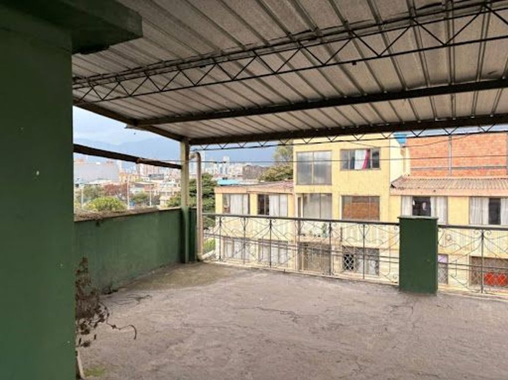 Casa de 7 alcobas en venta en Vergel Del Country, Bogotá, 825 m² · foto 7 de 20