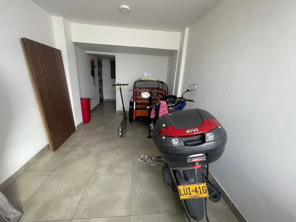 Casa de 4 alcobas en venta en Villas Del Madrigal, Bogotá, 240 m² · foto 3 de 16