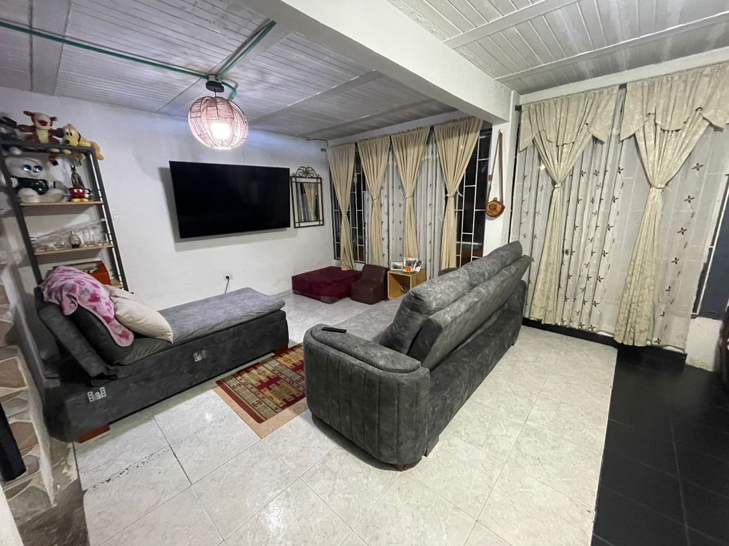 Casa de 4 alcobas en venta en Villas Del Madrigal, Bogotá, 240 m² · foto 9 de 16