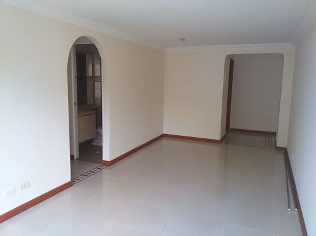 Apartamento de 3 alcobas en venta en La Liberia, Bogotá, 73 m² · foto 2 de 20