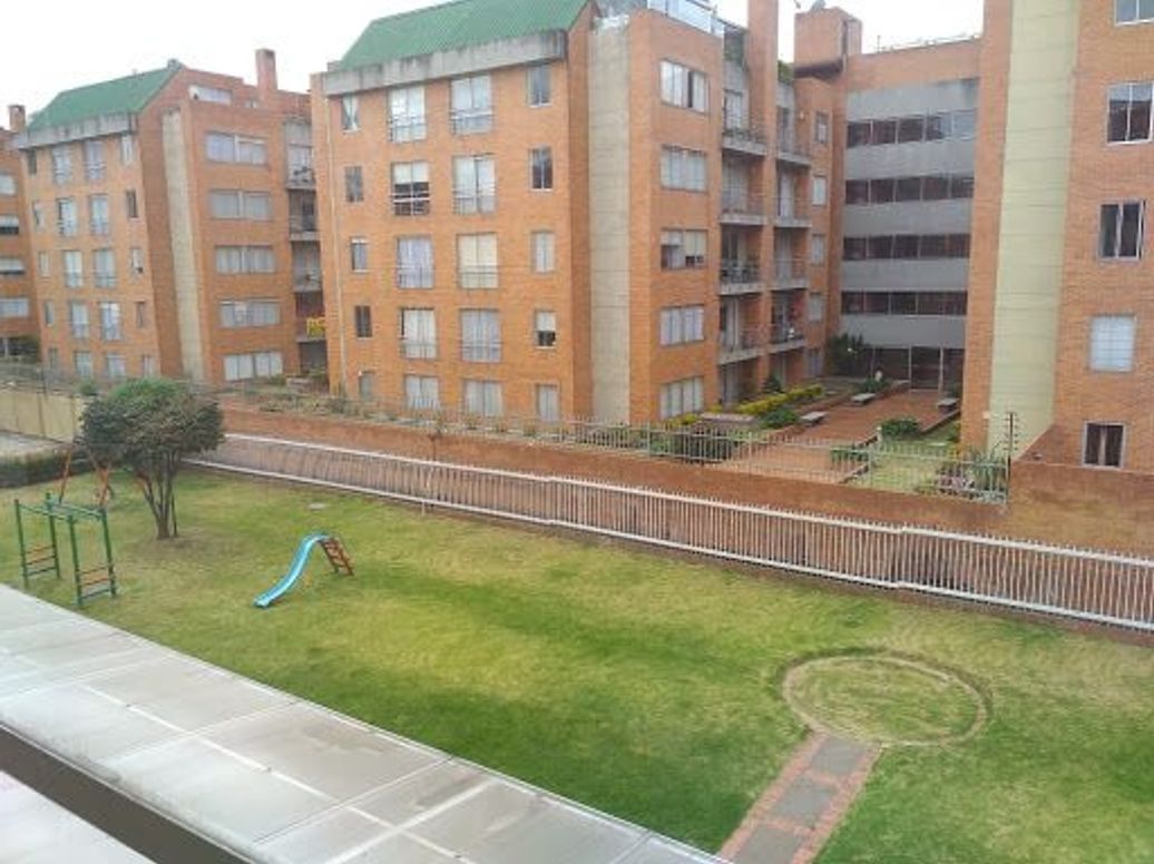 Apartamento de 3 alcobas en venta en La Liberia, Bogotá, 73 m² · foto 3 de 20