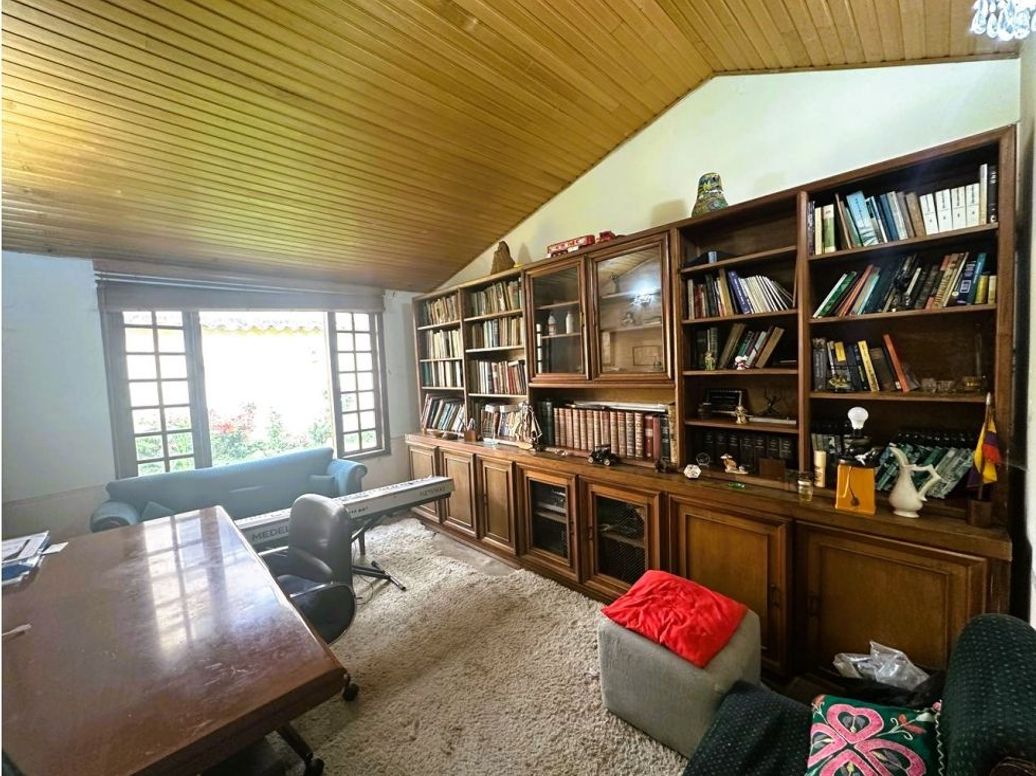 Casa de 12 alcobas en venta en El Contador, Bogotá, 490 m² · foto 10 de 20