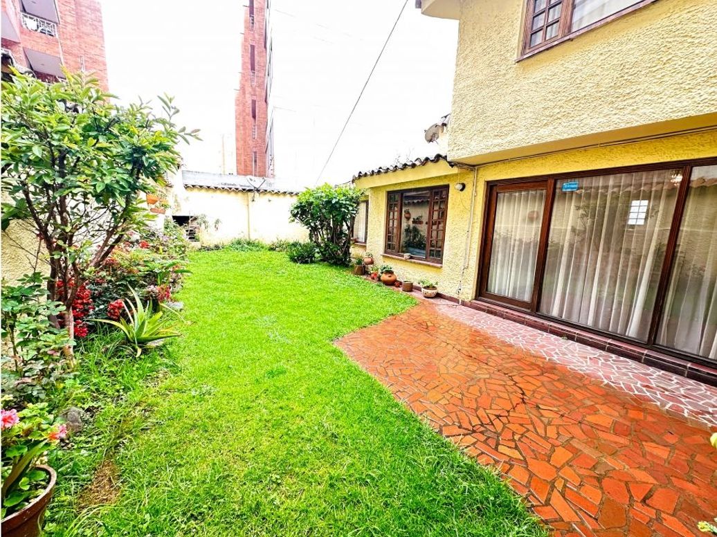Casa de 12 alcobas en venta en El Contador, Bogotá, 490 m² · foto 3 de 20