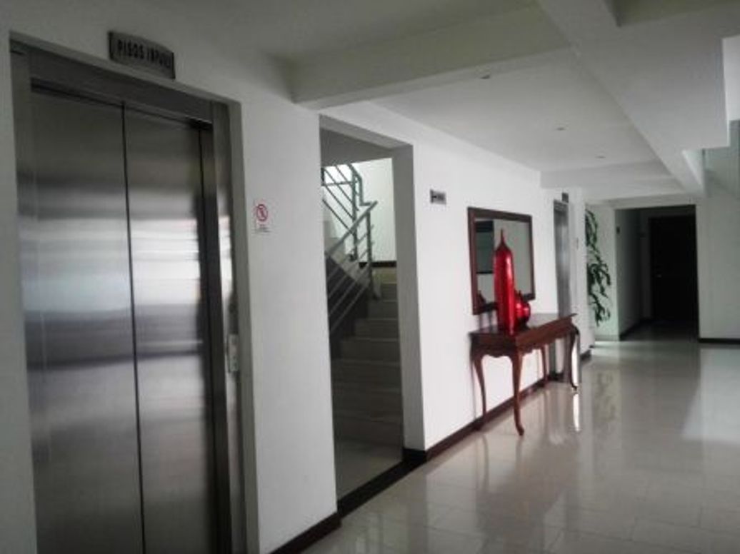 Apartaestudio en venta en Caobos Salazar, Bogotá, 27 m² · foto 10 de 11