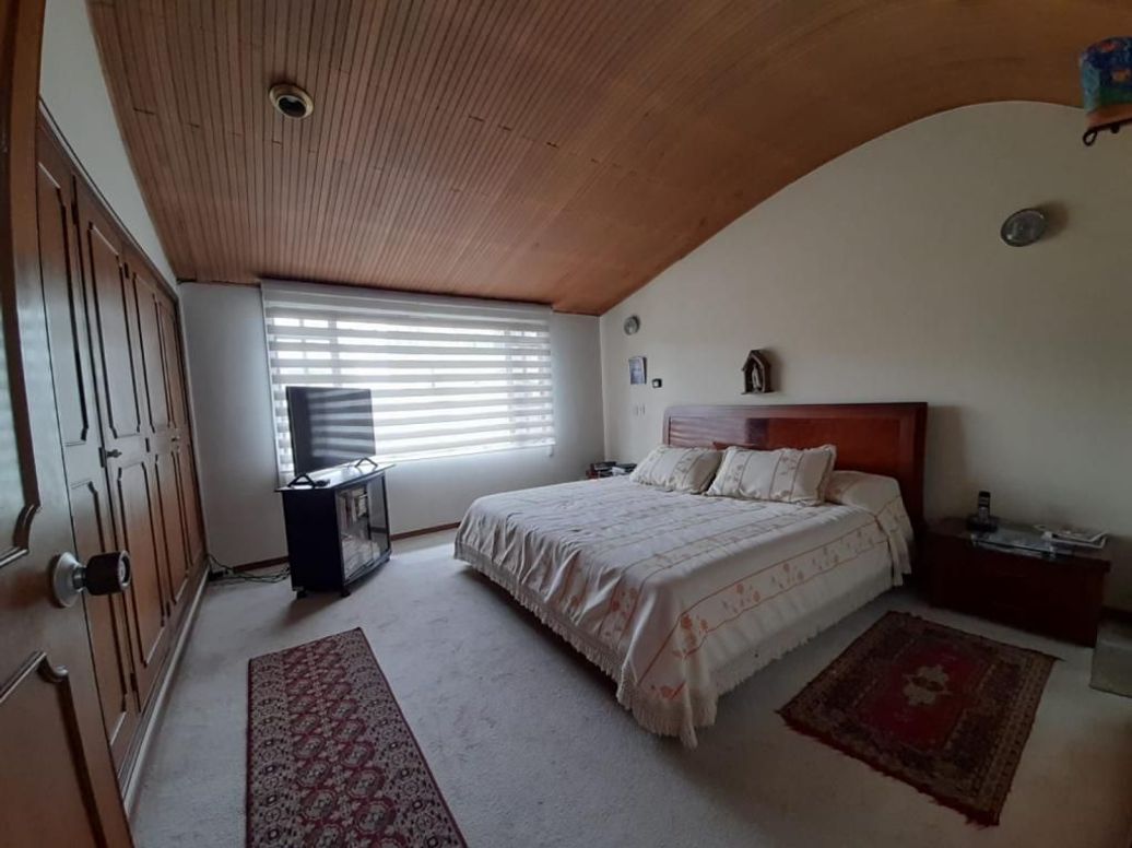 Casa de 4 alcobas en venta en El Contador, Bogotá, 211 m² · foto 3 de 20