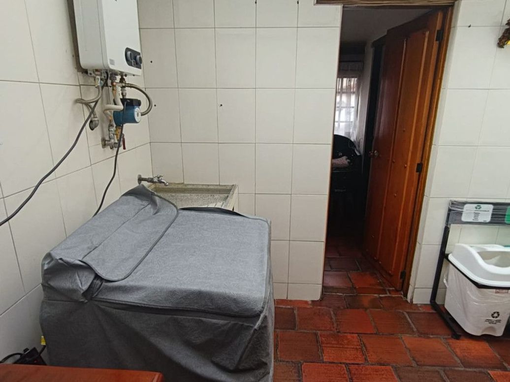 Casa de 3 alcobas en venta en Ub. Santa Coloma, Bogotá, 191 m² · foto 14 de 20