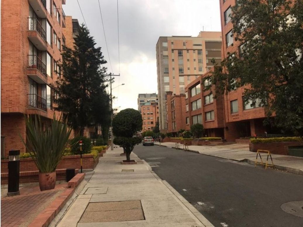 Apartamento de 3 alcobas en venta en Rincon Del Chicó, Bogotá, 176 m² · foto 4 de 5
