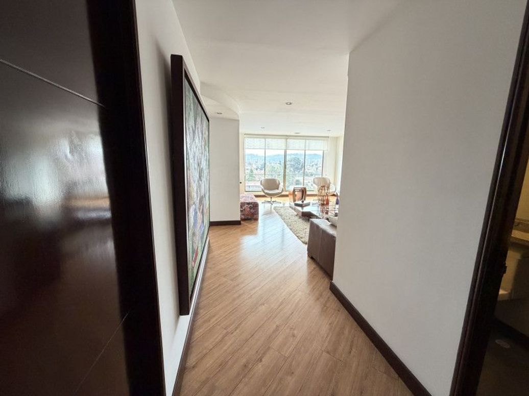 Apartamento de 3 alcobas en venta en Cr. El Bosque, Bogotá, 182 m² · foto 10 de 20