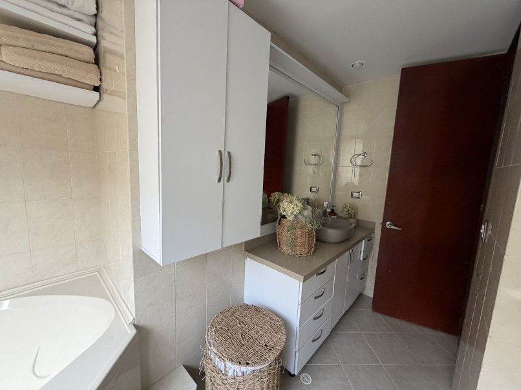 Apartamento de 3 alcobas en venta en Cr. El Bosque, Bogotá, 182 m² · foto 18 de 20