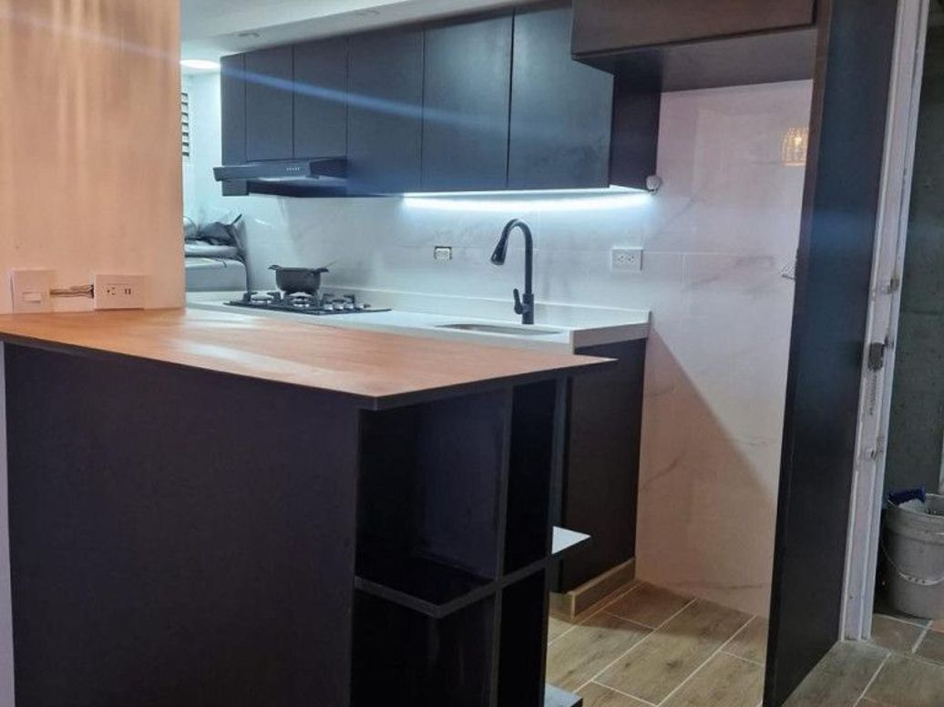 Apartamento de 3 alcobas en venta en Ub. San Luis, Bogotá, 40 m² · foto 2 de 16