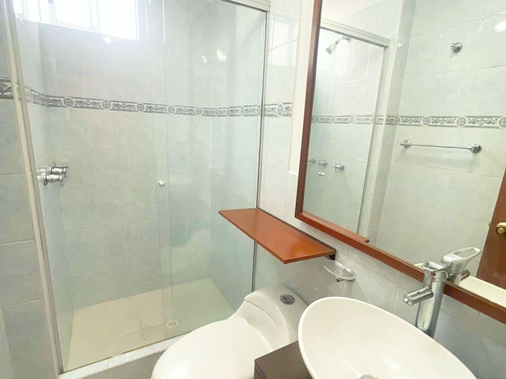 Apartamento de 2 alcobas en venta en Cr Gratamira Campestre, Bogotá, 68 m² · foto 4 de 6