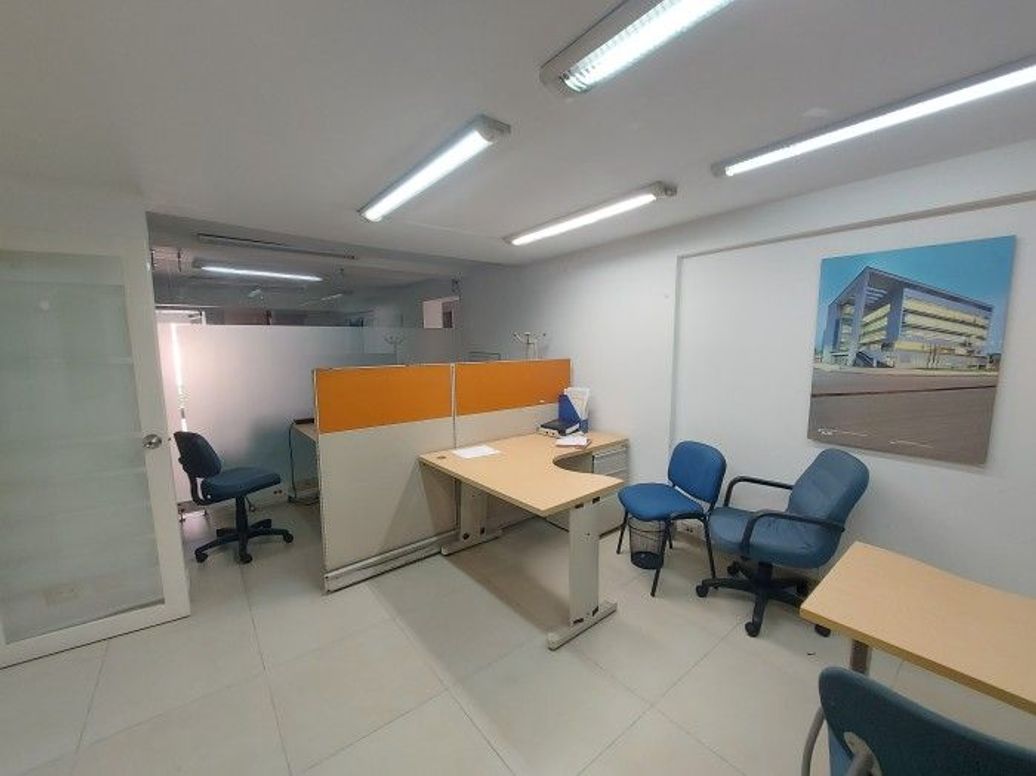 Casa de 15 alcobas en venta en Antiguo Country, Bogotá, 348 m² · foto 14 de 20