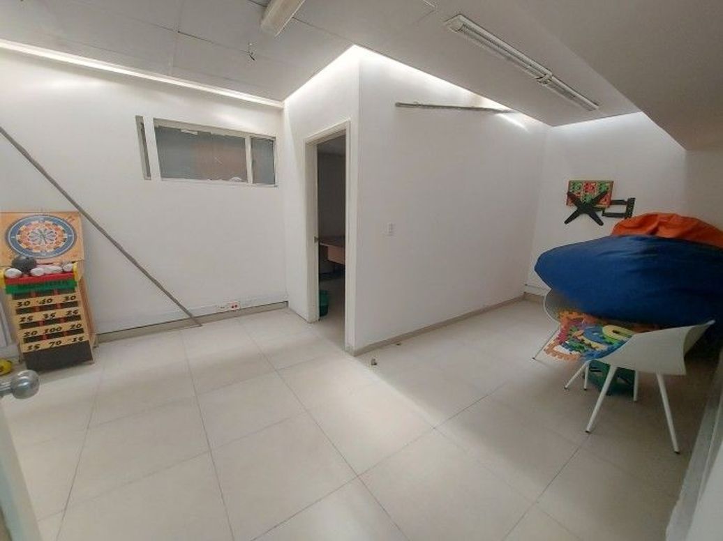 Casa de 15 alcobas en venta en Antiguo Country, Bogotá, 348 m² · foto 12 de 20