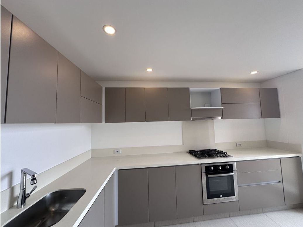 Apartamento de 3 alcobas en venta en Chapinero, Bogotá, 165 m² · foto 3 de 20