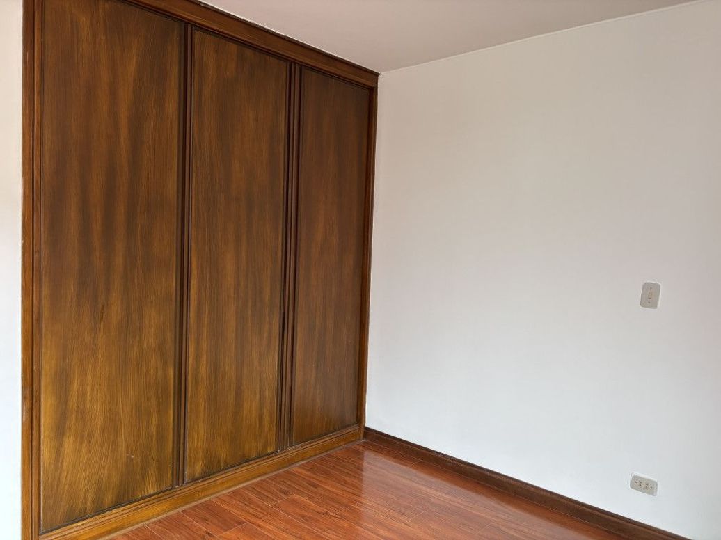 Apartamento de 3 alcobas en venta en Santa Barbara Central, Bogotá, 156 m² · foto 11 de 19