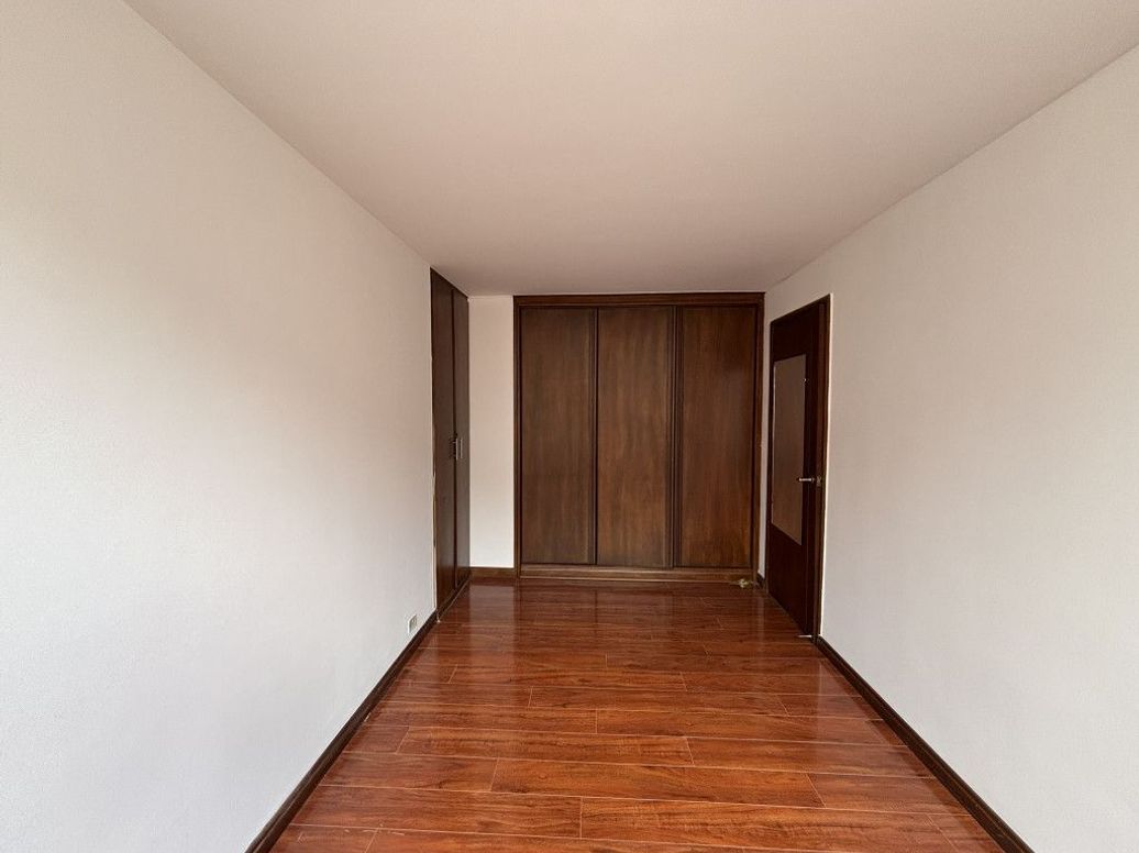 Apartamento de 3 alcobas en venta en Santa Barbara Central, Bogotá, 156 m² · foto 14 de 19