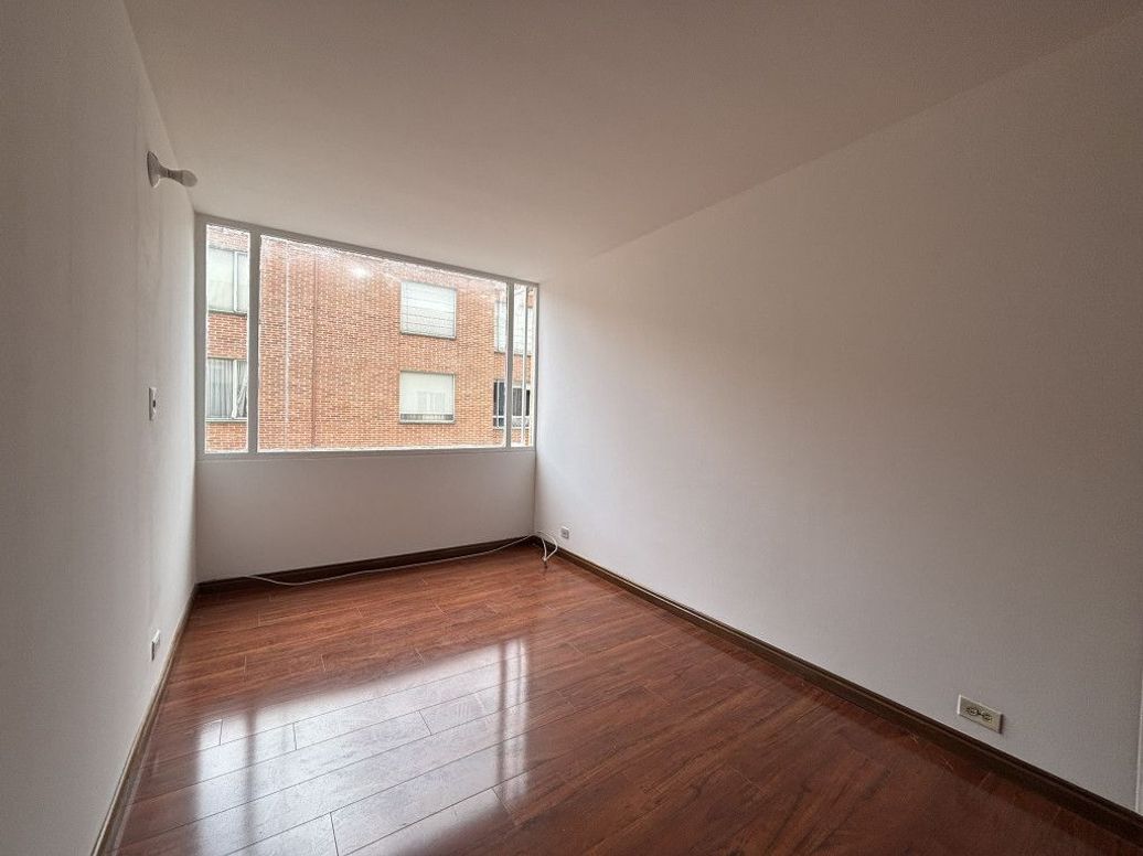 Apartamento de 3 alcobas en venta en Santa Barbara Central, Bogotá, 156 m² · foto 12 de 19