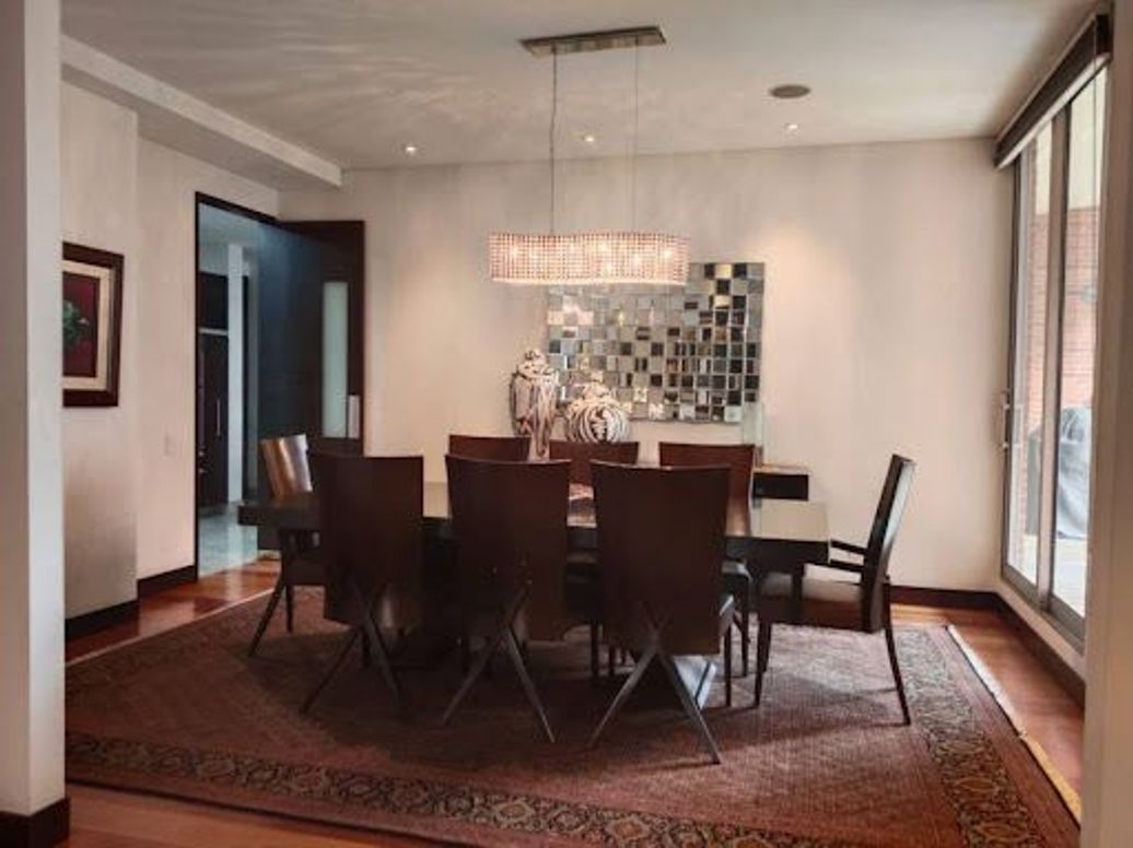Apartamento de 4 alcobas en venta en Los Rosales, Bogotá, 259 m² · foto 10 de 18