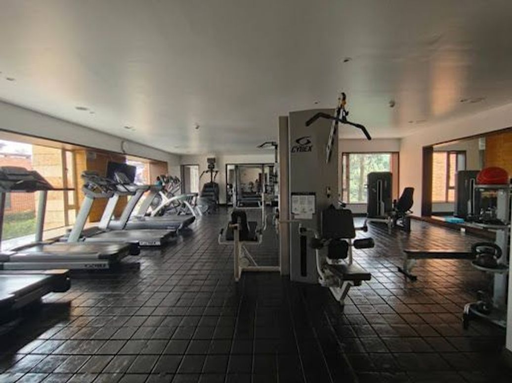 Apartamento de 4 alcobas en venta en Los Rosales, Bogotá, 259 m² · foto 17 de 18