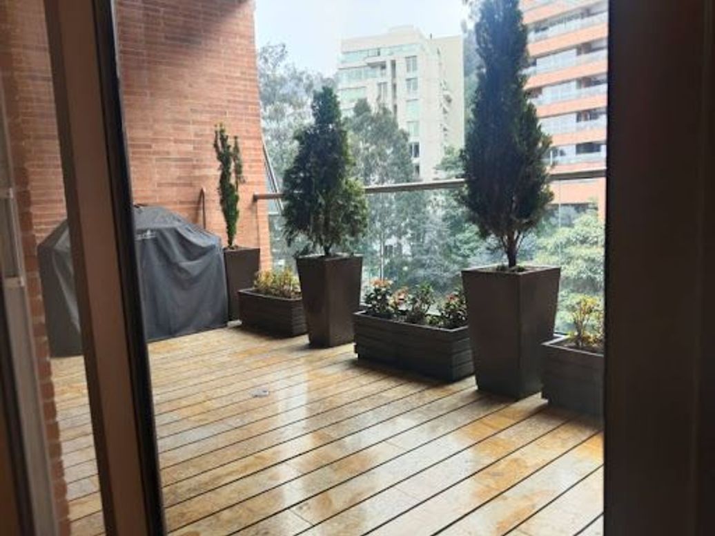 Apartamento de 4 alcobas en venta en Los Rosales, Bogotá, 259 m² · foto 12 de 18