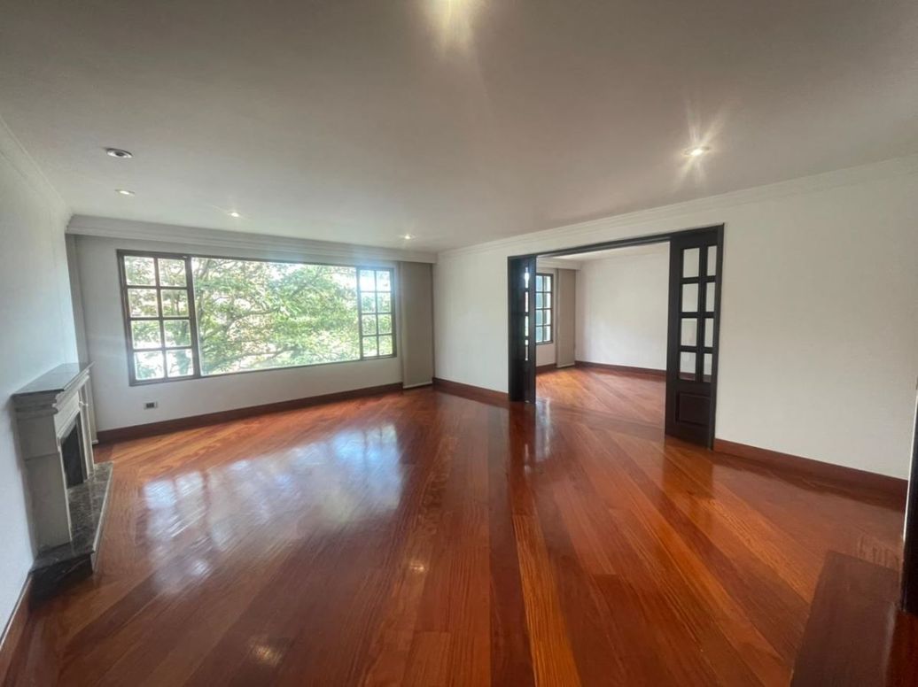 Apartamento de 4 alcobas en venta en Niza, Bogotá, 247 m² · foto 4 de 20