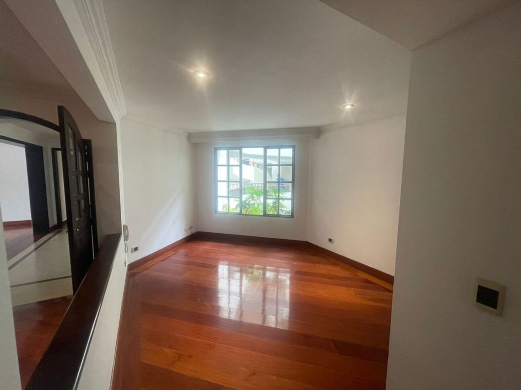Apartamento de 4 alcobas en venta en Niza, Bogotá, 247 m² · foto 8 de 20