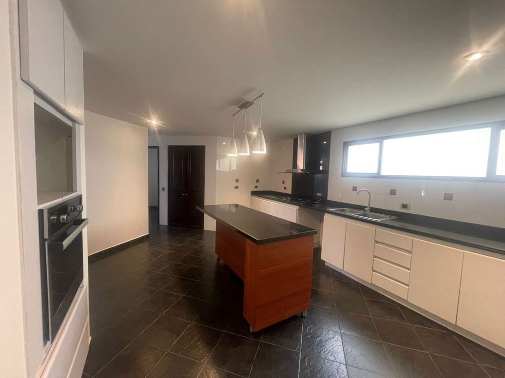 Apartamento de 4 alcobas en venta en Niza, Bogotá, 247 m² · foto 12 de 20