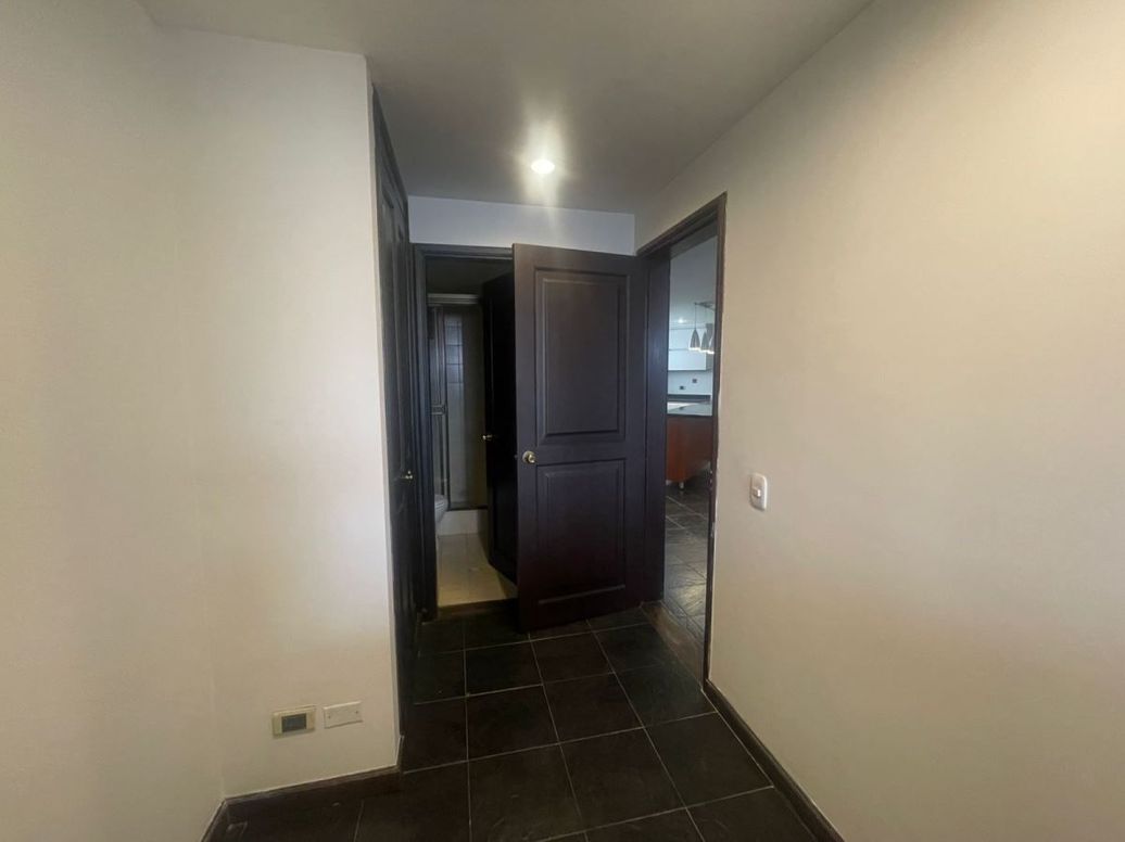 Apartamento de 4 alcobas en venta en Niza, Bogotá, 247 m² · foto 15 de 20