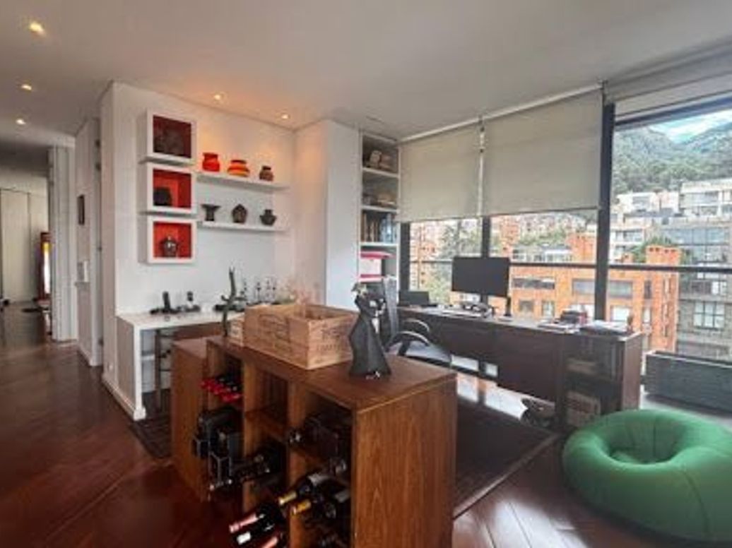 Apartamento de 2 alcobas en venta en Los Rosales, Bogotá, 182 m² · foto 5 de 20
