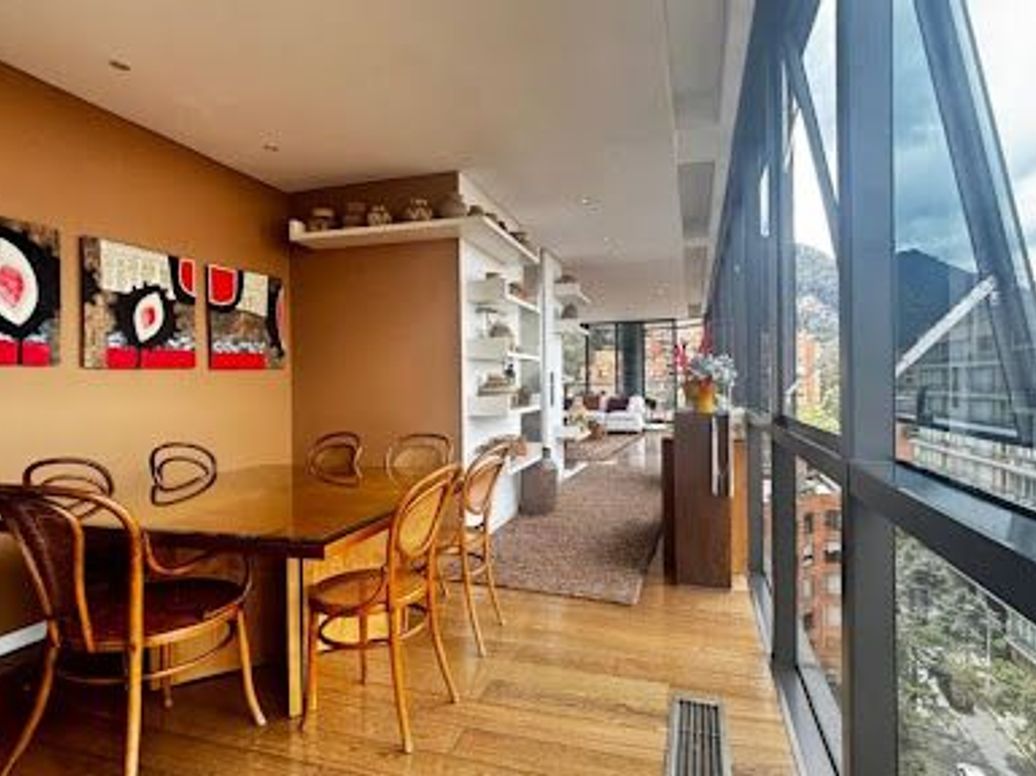Apartamento de 2 alcobas en venta en Los Rosales, Bogotá, 182 m² · foto 14 de 20