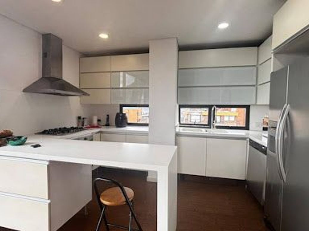 Apartamento de 2 alcobas en venta en Los Rosales, Bogotá, 182 m² · foto 12 de 20