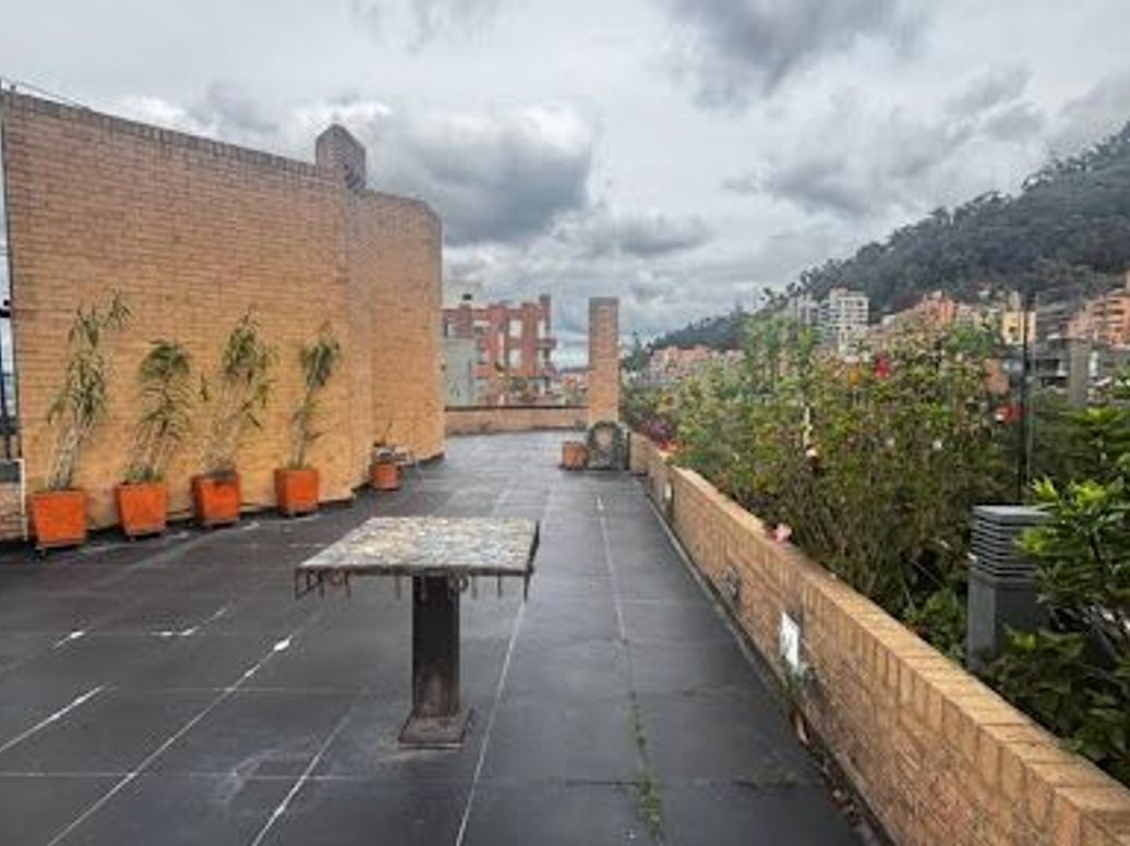 Apartamento de 2 alcobas en venta en Los Rosales, Bogotá, 182 m² · foto 19 de 20